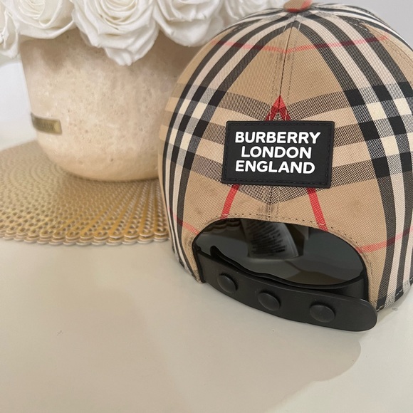 Burberry Baseball Cap - Picture 9 of 9
